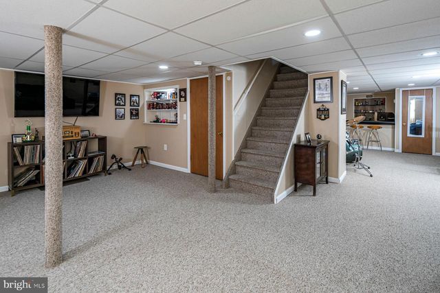 91 HIDDEN LAKE DR, North Brunswick, NJ 08902