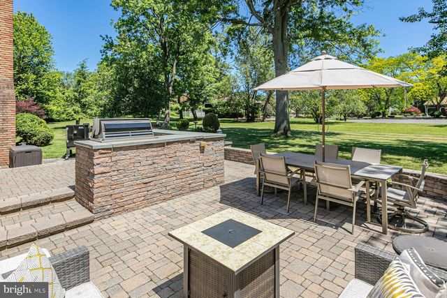 91 HIDDEN LAKE DR, North Brunswick, NJ 08902
