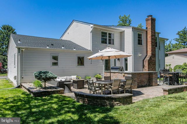 91 HIDDEN LAKE DR, North Brunswick, NJ 08902