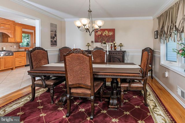 91 HIDDEN LAKE DR, North Brunswick, NJ 08902