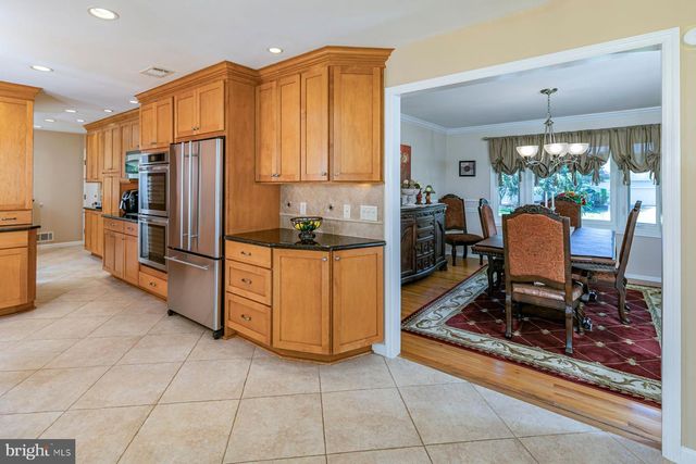91 HIDDEN LAKE DR, North Brunswick, NJ 08902