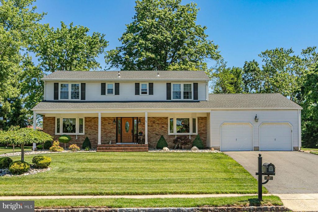 91 HIDDEN LAKE DR, North Brunswick, NJ 08902