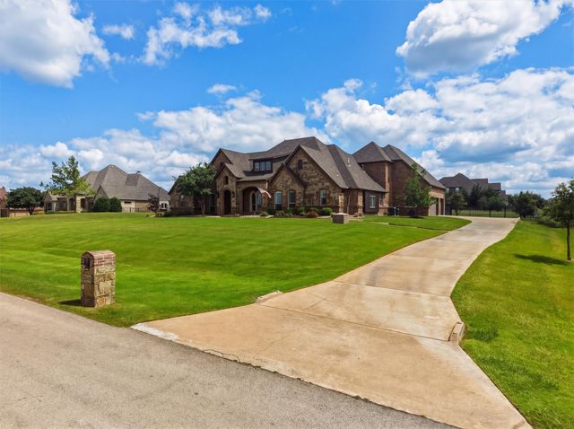 1232 Meredith Creek Lane, Fort Worth, TX 76179