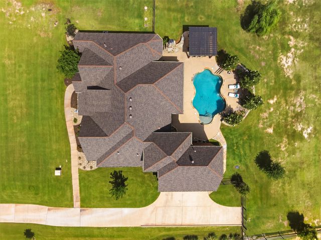 1232 Meredith Creek Lane, Fort Worth, TX 76179