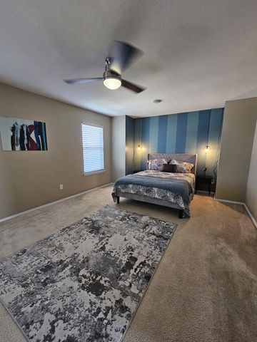 824 Green Heath Avenue, Fort Worth, TX 76120