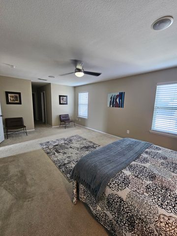 824 Green Heath Avenue, Fort Worth, TX 76120
