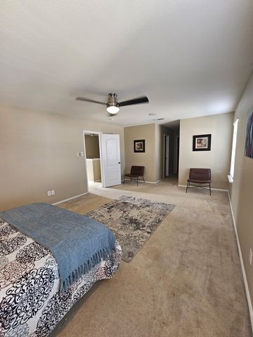 824 Green Heath Avenue, Fort Worth, TX 76120