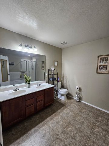 824 Green Heath Avenue, Fort Worth, TX 76120