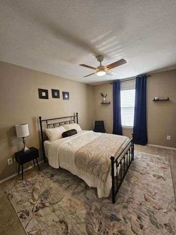 824 Green Heath Avenue, Fort Worth, TX 76120
