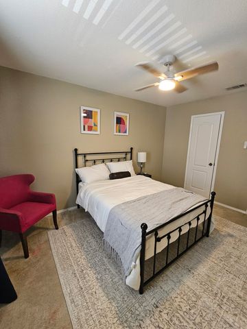 824 Green Heath Avenue, Fort Worth, TX 76120