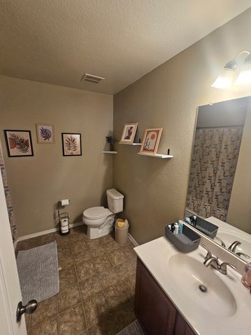824 Green Heath Avenue, Fort Worth, TX 76120
