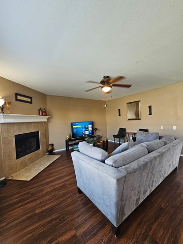 824 Green Heath Avenue, Fort Worth, TX 76120