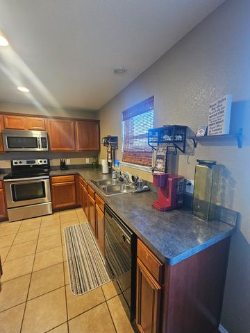 824 Green Heath Avenue, Fort Worth, TX 76120