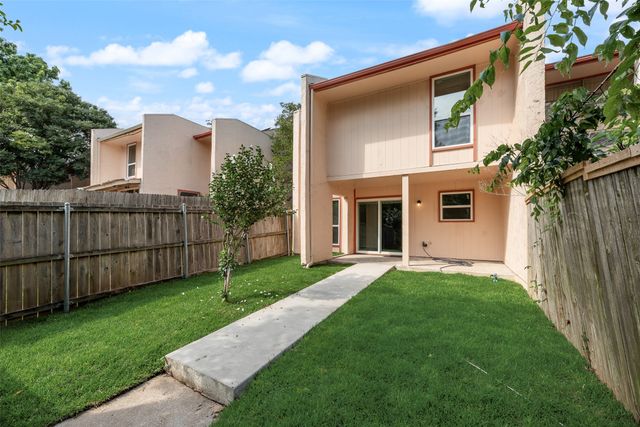 514 Valley Park Drive, Garland, TX 75043