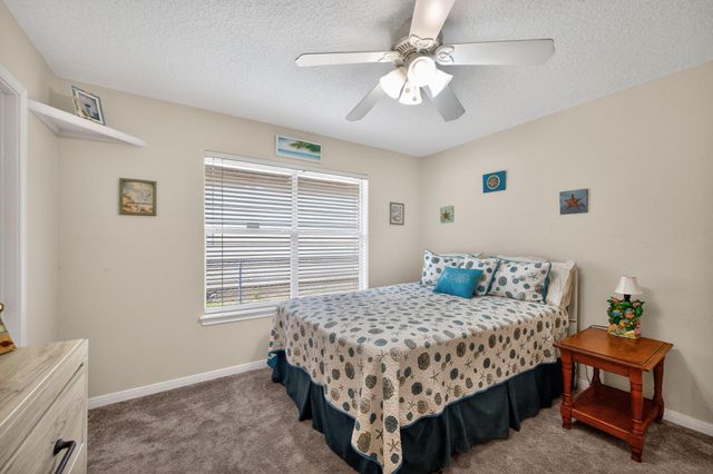 1017 Pin Oak Drive, Dickinson, TX 77539