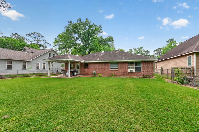 1017 Pin Oak Drive, Dickinson, TX 77539
