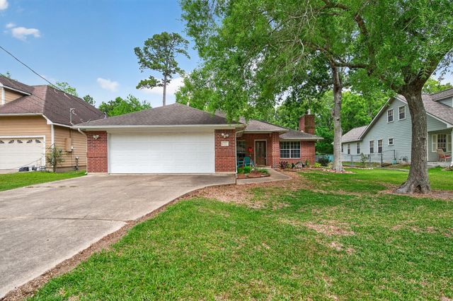 1017 Pin Oak Drive, Dickinson, TX 77539