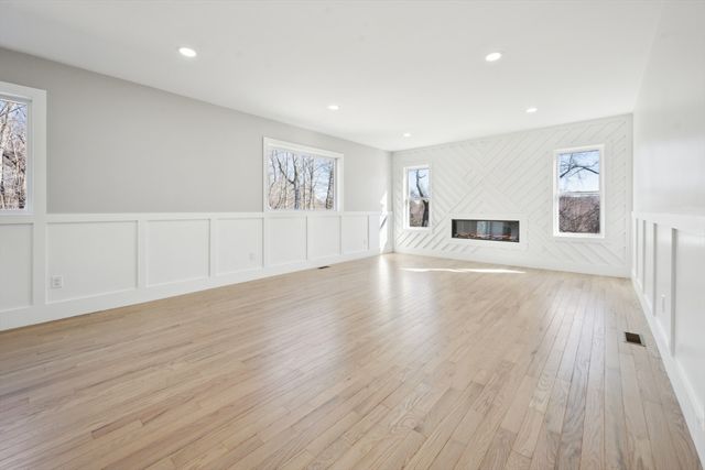 10 Falcon Dr, Shrewsbury, MA 01545