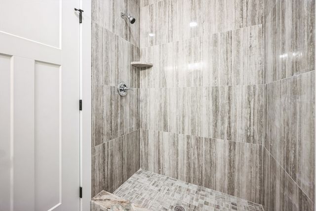 10 Falcon Dr, Shrewsbury, MA 01545