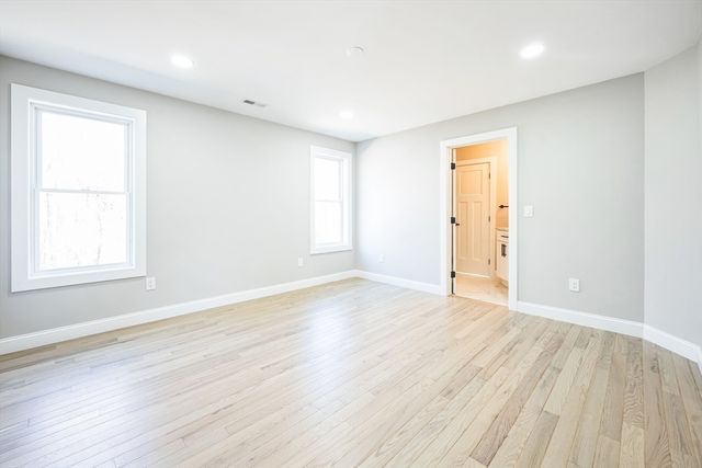 10 Falcon Dr, Shrewsbury, MA 01545