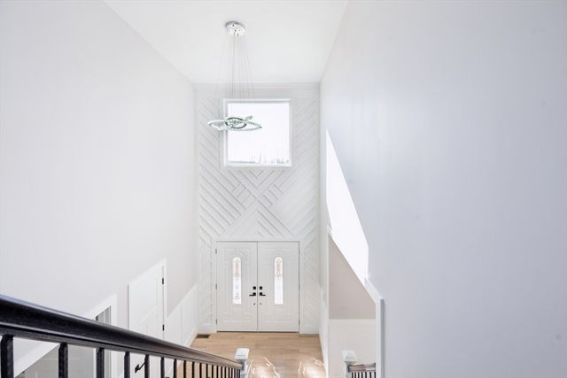 10 Falcon Dr, Shrewsbury, MA 01545