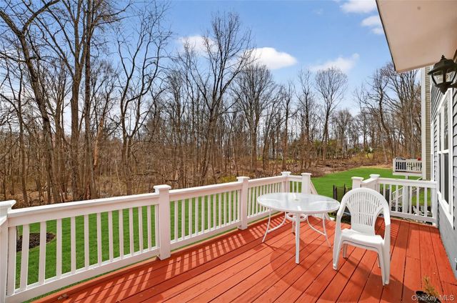 113 Hitching Post Lane, Yorktown Heights, NY 10598