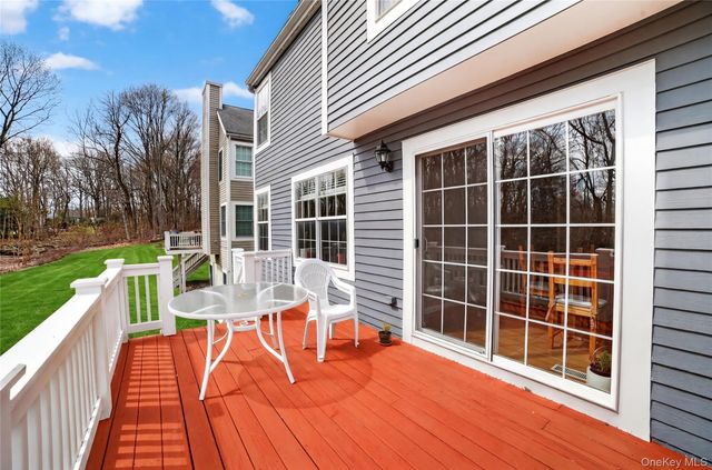 113 Hitching Post Lane, Yorktown Heights, NY 10598