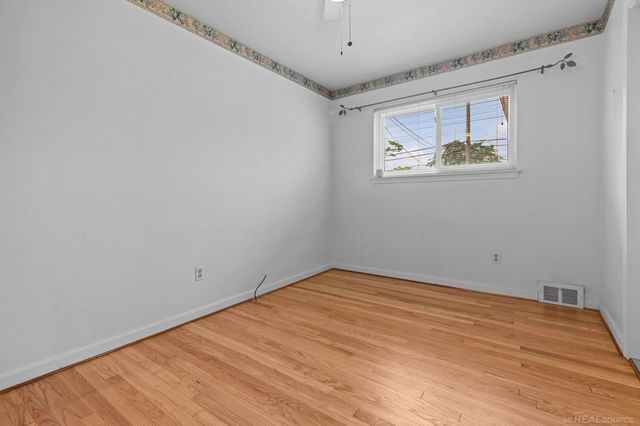 1118 W 13 Mile Road, Royal Oak, MI 48073