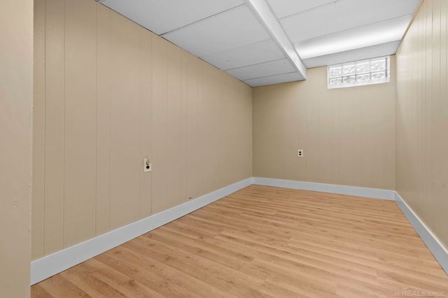 1118 W 13 Mile Road, Royal Oak, MI 48073