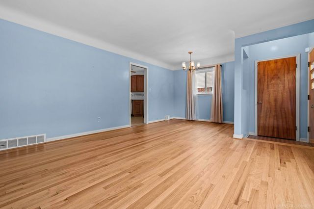 1118 W 13 Mile Road, Royal Oak, MI 48073