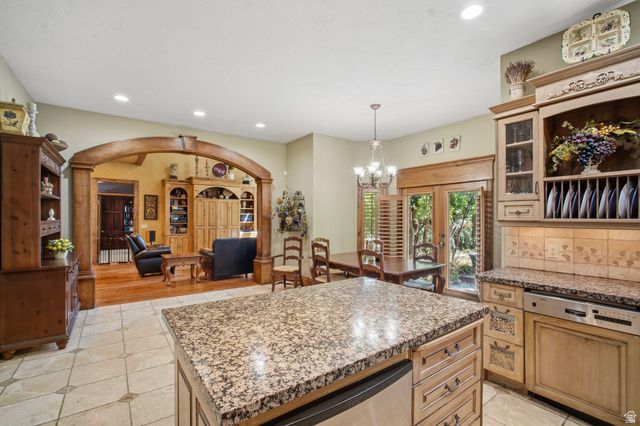 1 PEPPERWOOD POINTE, Sandy, UT 84092