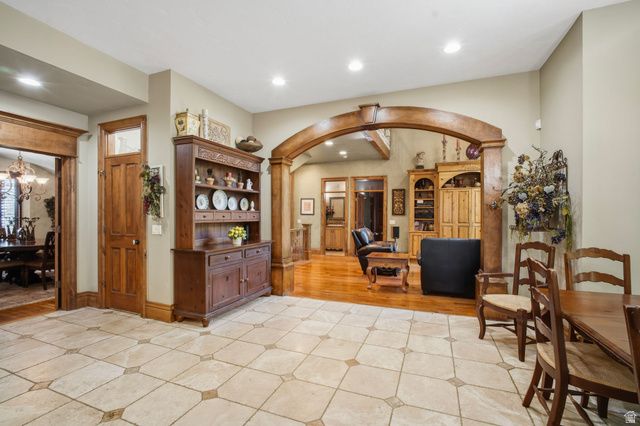 1 PEPPERWOOD POINTE, Sandy, UT 84092