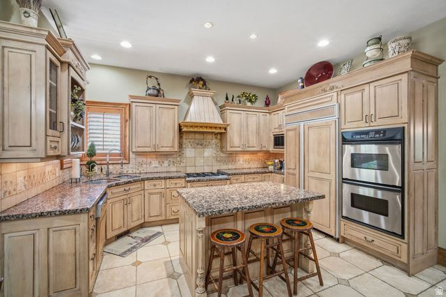 1 PEPPERWOOD POINTE, Sandy, UT 84092