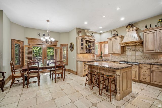 1 PEPPERWOOD POINTE, Sandy, UT 84092