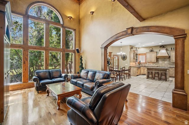 1 PEPPERWOOD POINTE, Sandy, UT 84092