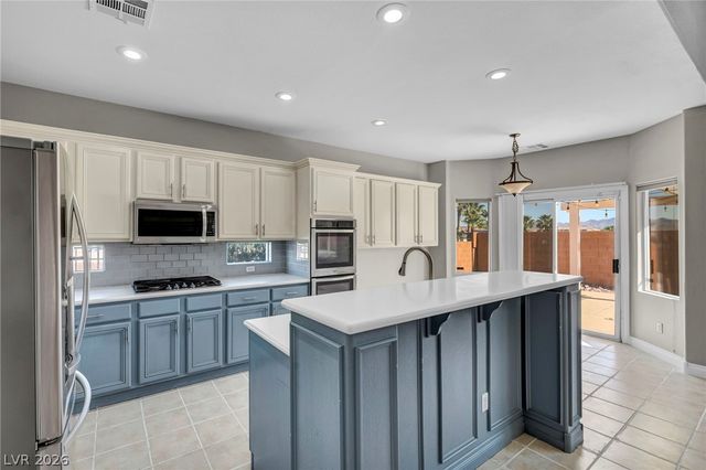 1026 Spring Pond Court, Henderson, NV 89002