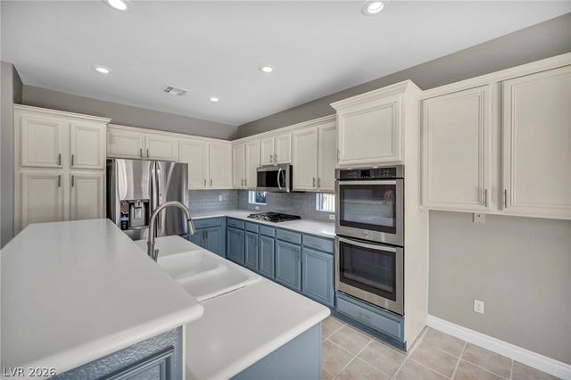 1026 Spring Pond Court, Henderson, NV 89002