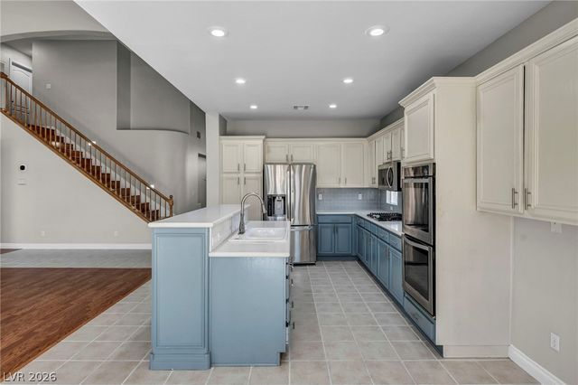 1026 Spring Pond Court, Henderson, NV 89002