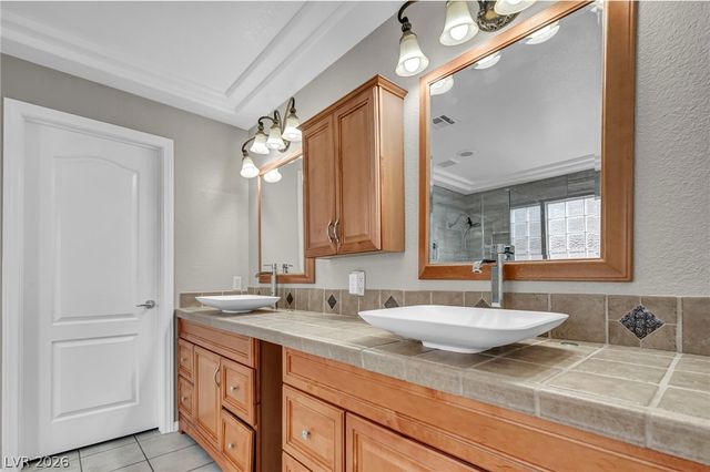 1026 Spring Pond Court, Henderson, NV 89002