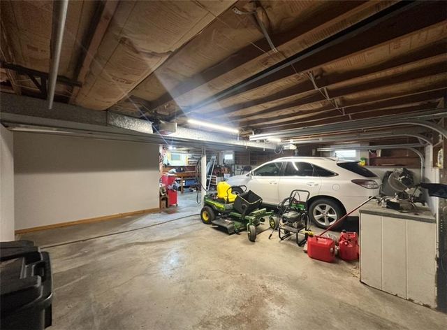 3128 Floral Avenue, St Joseph, MO 64506