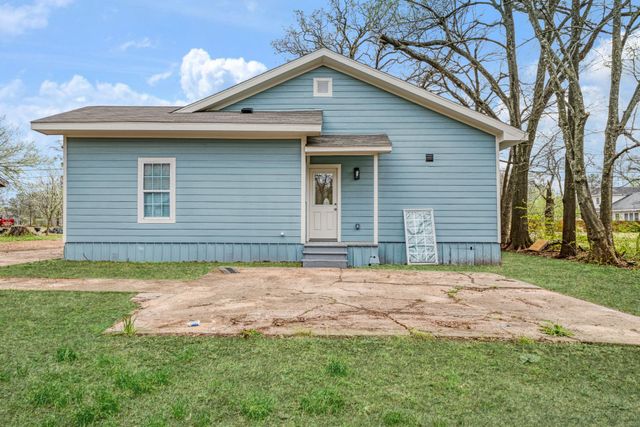 1605 Pine Bluff Street, Paris, TX 75460