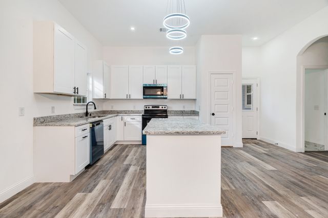 1605 Pine Bluff Street, Paris, TX 75460