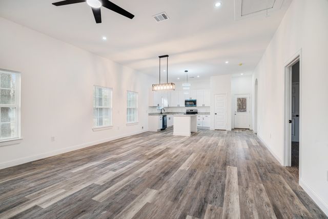 1605 Pine Bluff Street, Paris, TX 75460