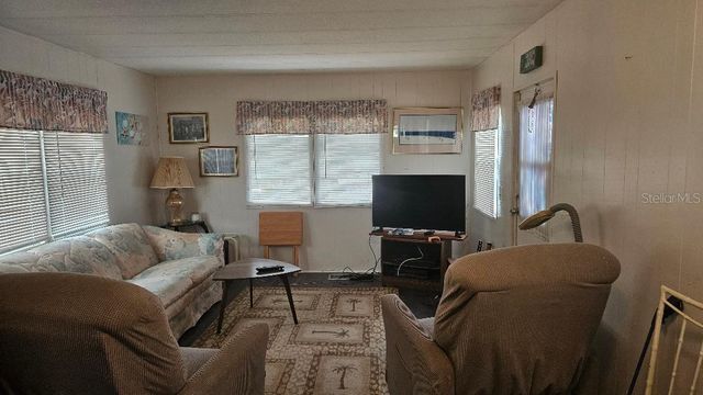 8300 SEMINOLE BOULEVARD 222, Seminole, FL 33772