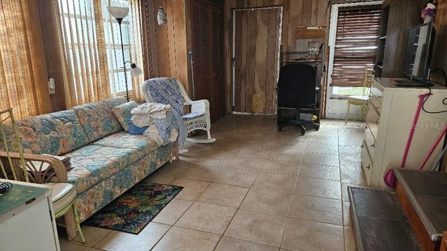 8300 SEMINOLE BOULEVARD 222, Seminole, FL 33772