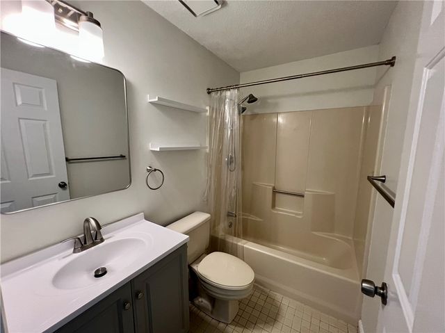 3524 West Shore Road 610, Warwick, RI 02886