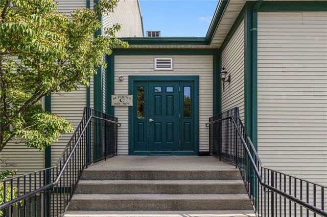 3524 West Shore Road 610, Warwick, RI 02886