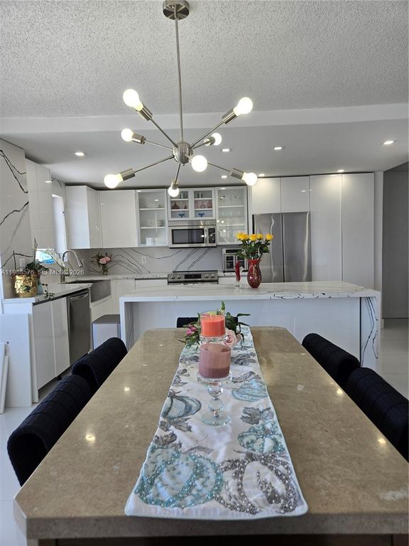 2750 NE 183rd St 2205 T, Aventura, FL 33160