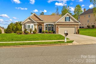 198 Hunters Hill Drive, Statesville, NC 28677