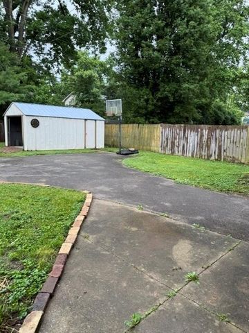 201 Wilson Downing Road, Lexington, KY 40517